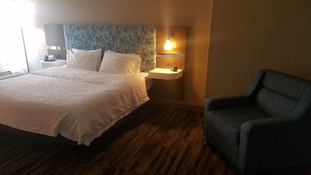 Hampton Inn & Suites Kansas City Merriam - photo 11