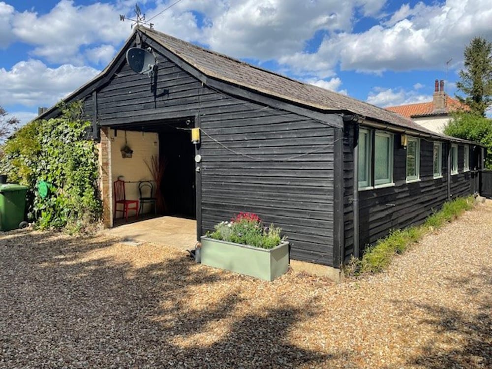 2 Bed Barn Sleeps 4 Pets Parking Wifi — Downham Market