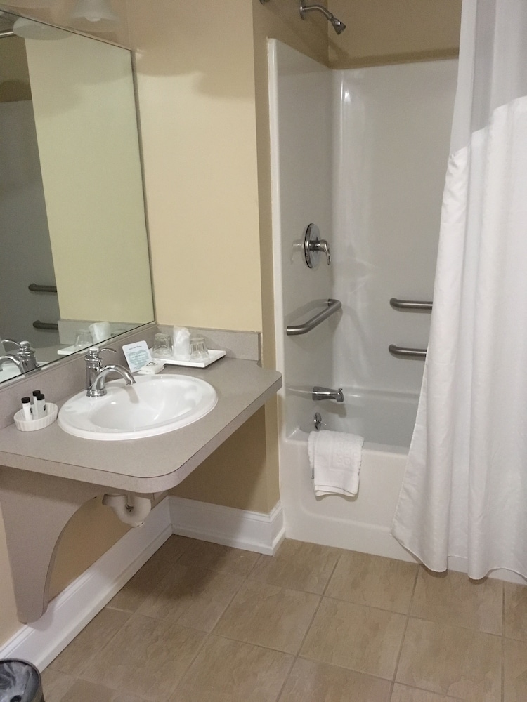 Beekman Arms and Delamater Inn - photo 34