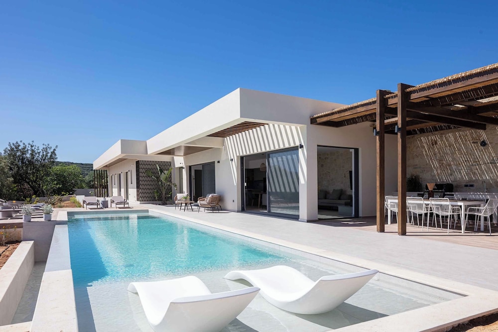 Villa Aglaea — 4-Star Luxury Hotel in Chania, Greece