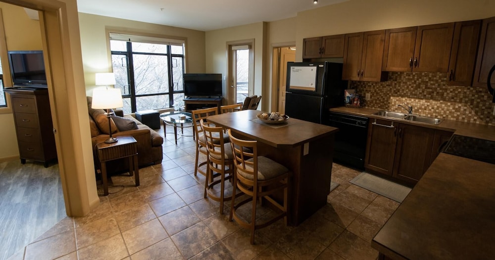 Pool Level 2 Bed 1 Bath Unit 371 in Kelowna, Canada