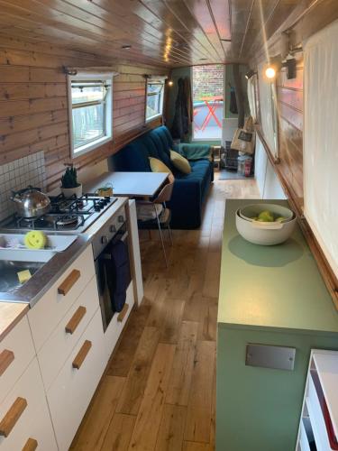Cosy Narrowboat Central London - last minute hotel in London
