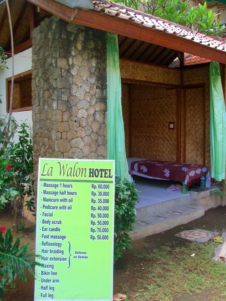La Inn Hotel