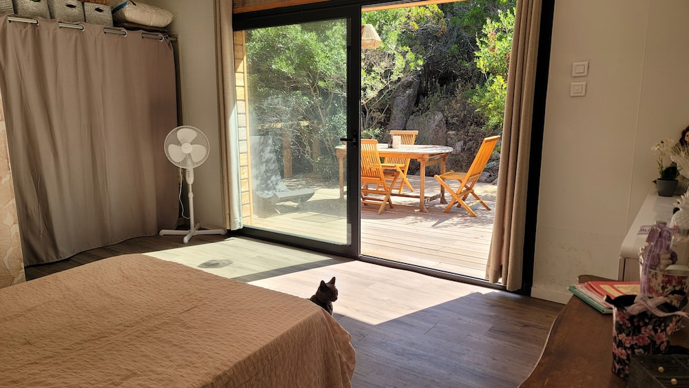 Villa Liliekaena — 4-Star Luxury Hotel in Albitreccia, France