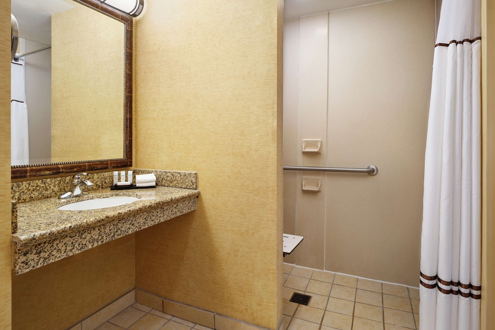 Embassy Suites by Hilton Charlotte Concord Golf Resort & Spa - photo 50