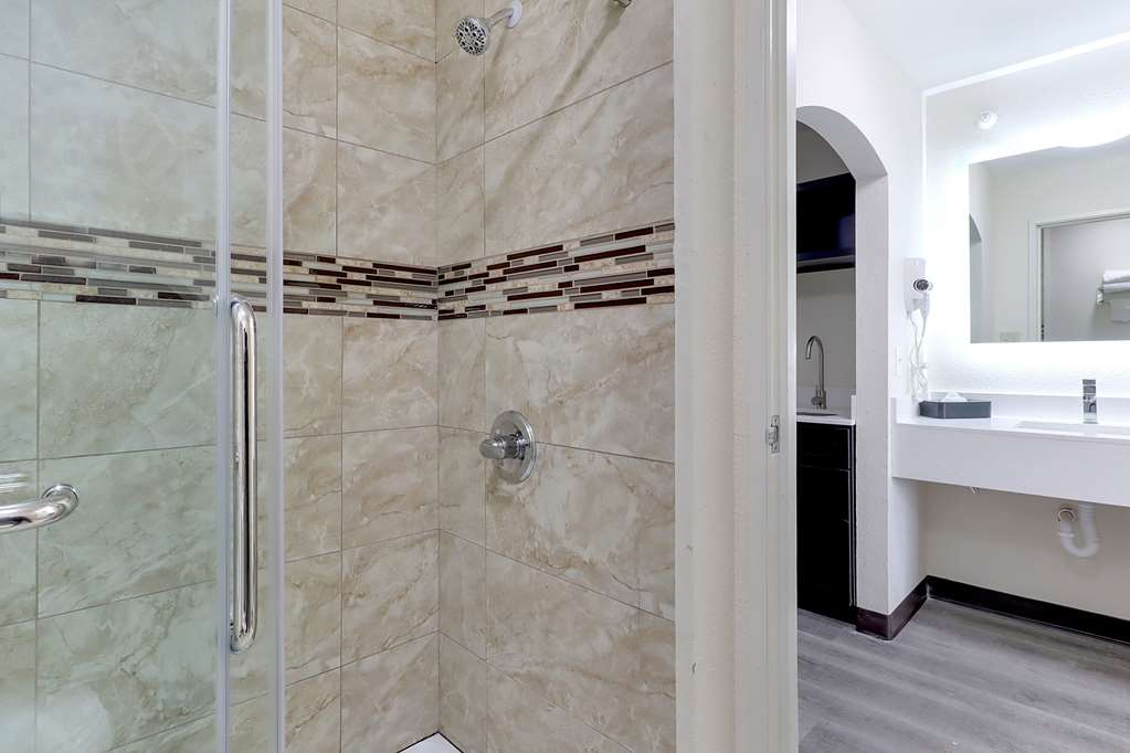 Quality Suites Albuquerque Airport - photo 7