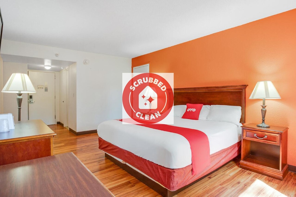 OYO Hotel Mona Lake Muskegon — hotel in Muskegon