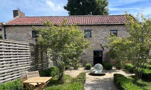 Hall Farm Barns pet-friendly hotel Monk Fryston