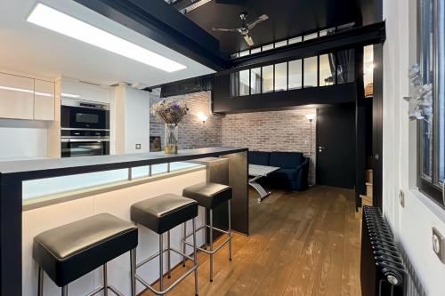 Charming atypical apartment Gare de l'Est — 4-Star Luxury Hotel in Paris, France