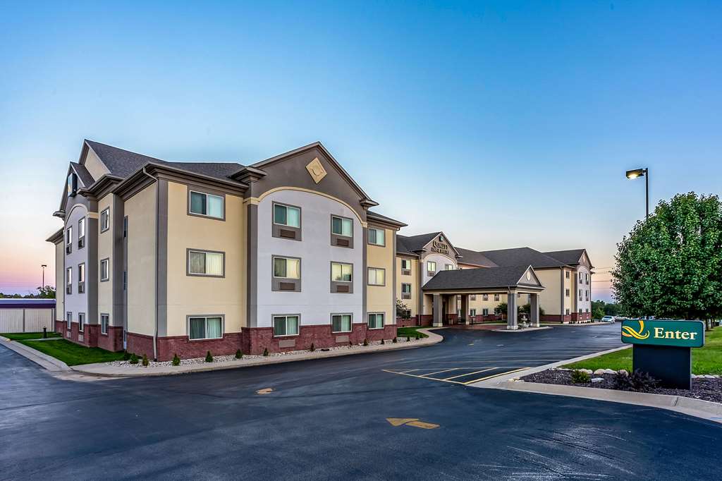 Quality Inn & Suites Hannibal West - photo 2