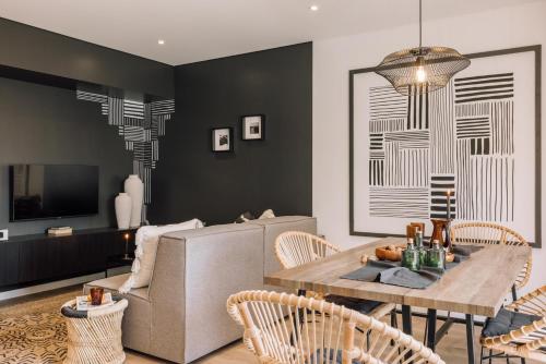 Lioua 2 bedrooms and balcony in Lapa — 4-Star Luxury Hotel in Lisbon, Portugal