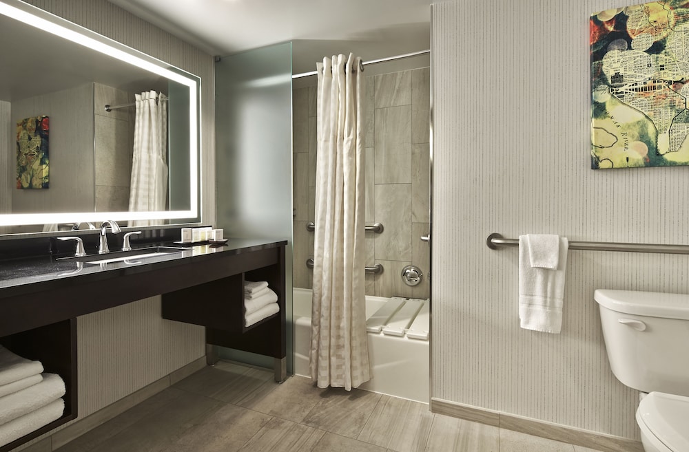 Embassy Suites by Hilton Washington DC Chevy Chase Pavilion - photo 24
