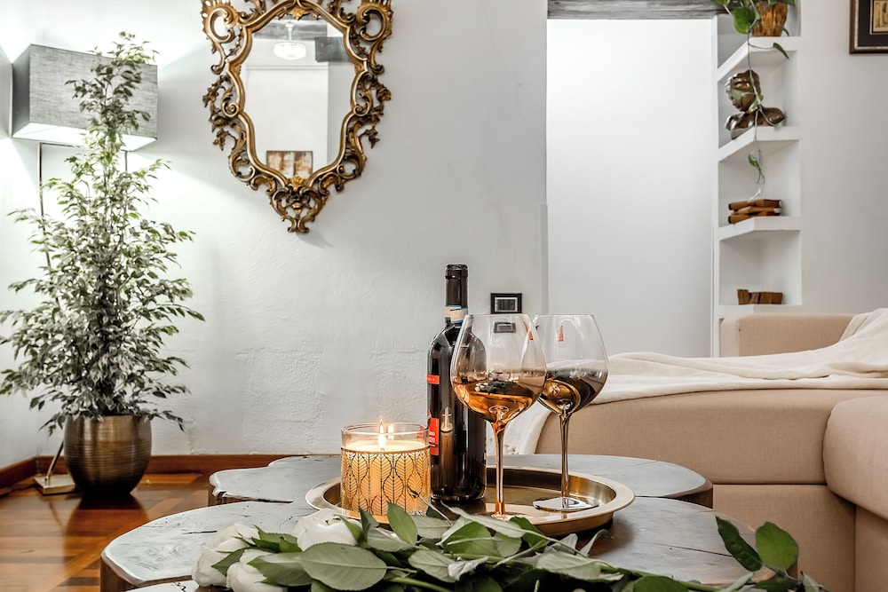 Trevi Fountain Luxury Guesthouse — 4-Star Luxury Hotel in Rome, Italy