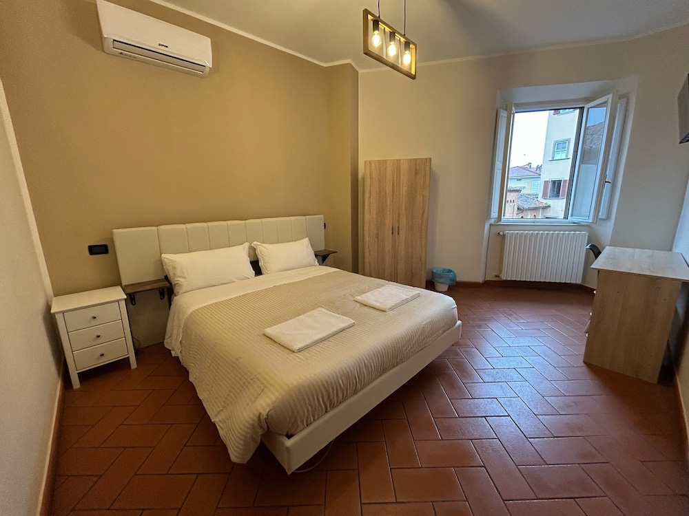 Window To The Tower - carbon neutral hotel in Pisa