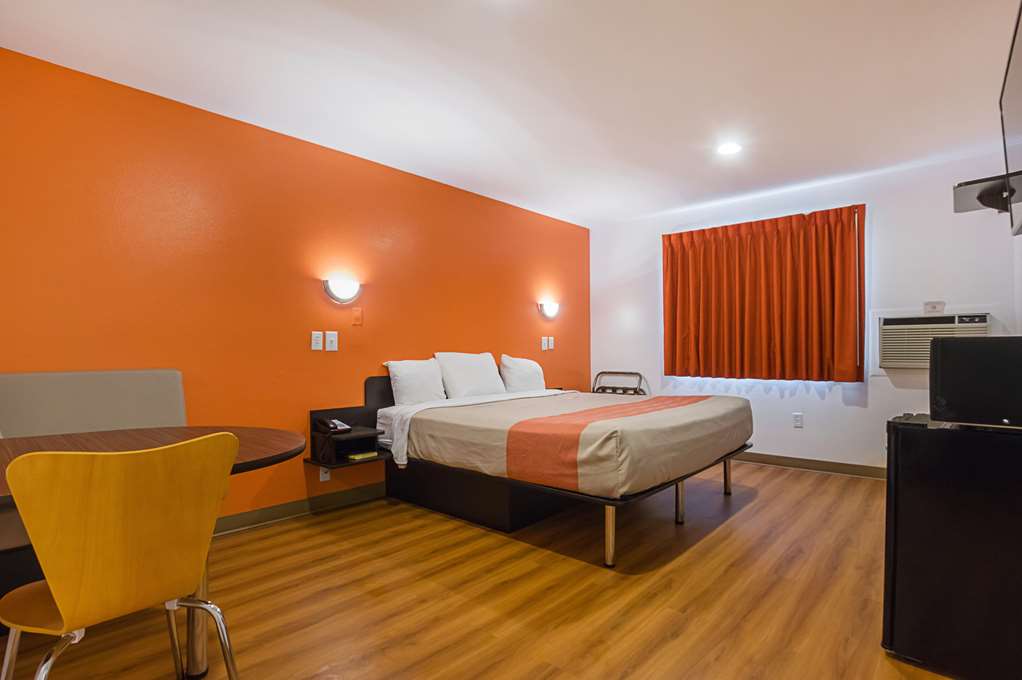 Motel 6 Marshalltown IA - photo 3