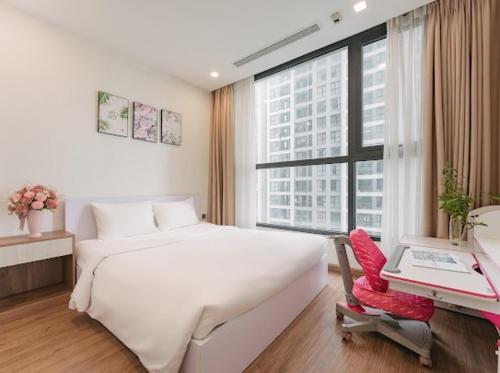Delux 2Bedroom In City Center With Gym Swimming Pools And A Private Walking Lake — 4-Star Luxury Hotel in Hanoi, Vietnam