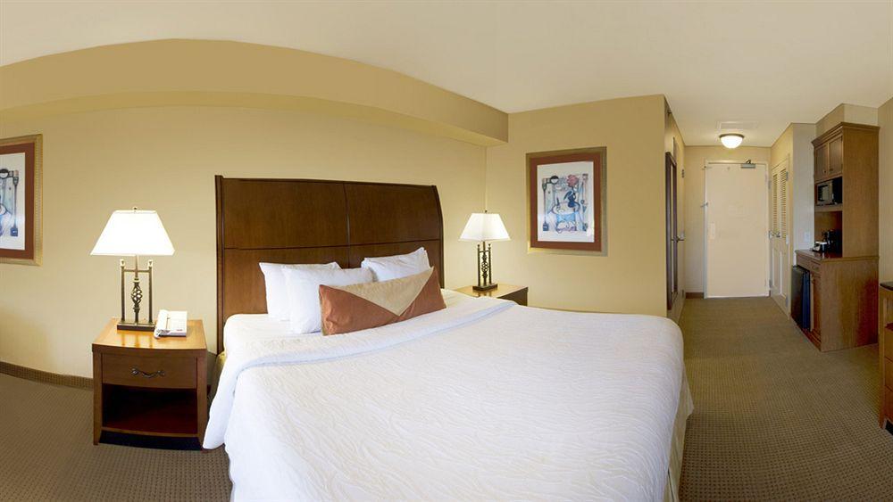 Hilton Garden Inn Carlsbad Beach - photo 10