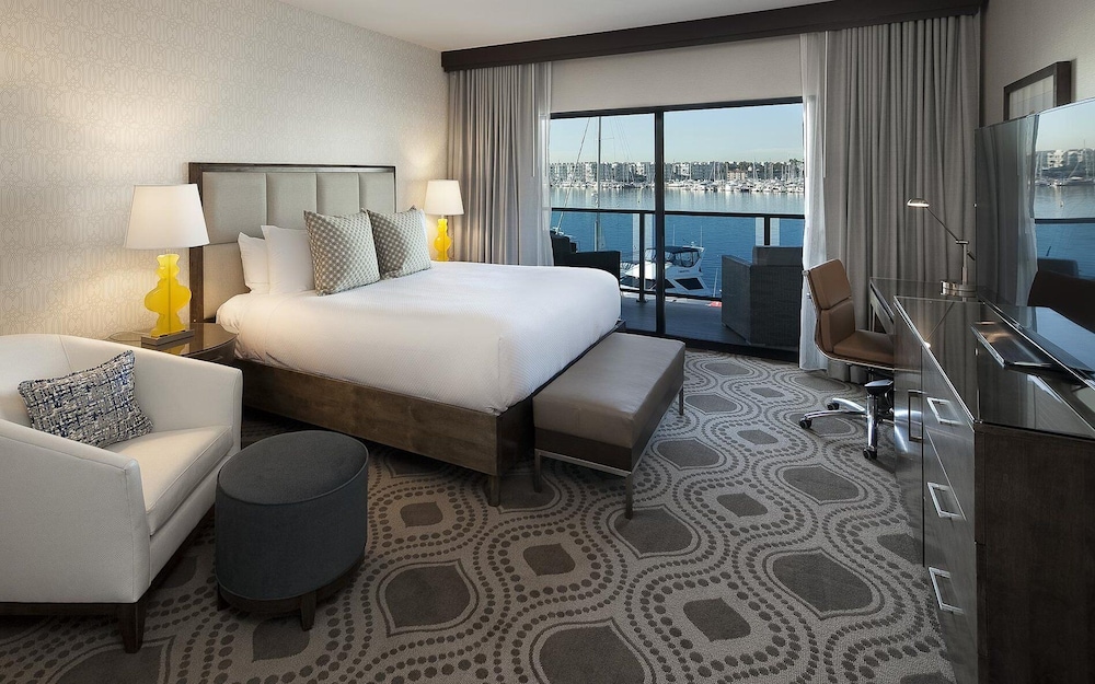 Marina del Rey Hotel - photo 9