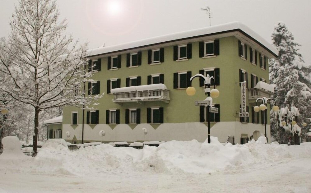 Hotel Concordia . — hotel in Levico Terme