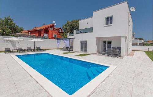Awesome Home In Bilice With Wifi — 5-Star Luxury Hotel in Bilice, Croatia