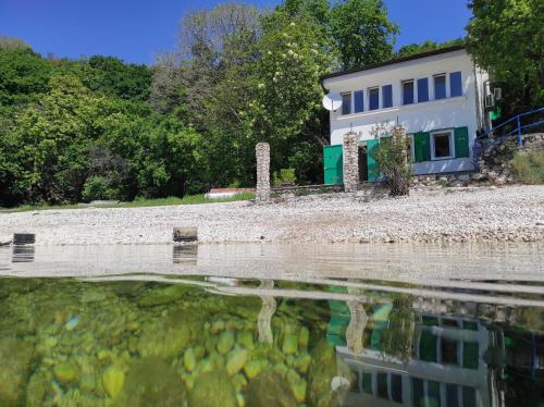 Beach House Bassi — 4-Star Luxury Hotel in Rijeka, Croatia