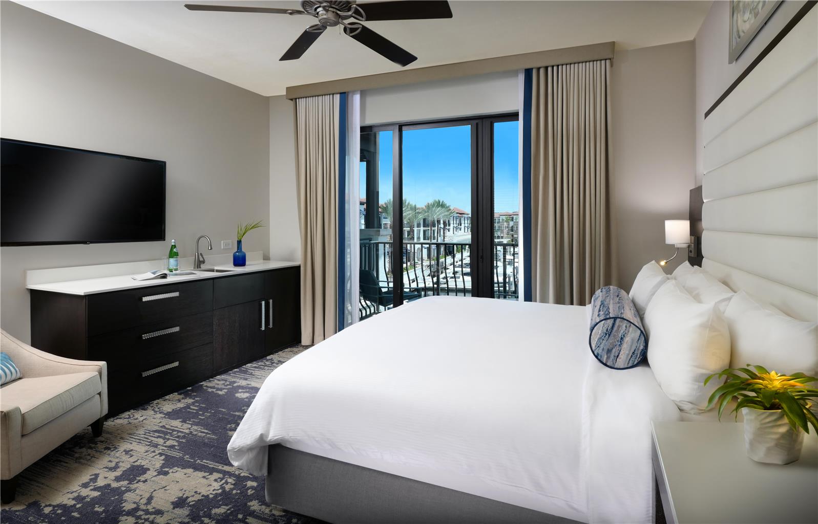 Naples Bay Resort & Marina - photo 11
