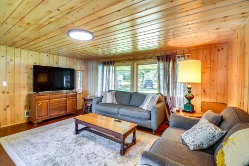Lakefront Minnesota Escape W Fire Pit And Boat Dock 19318953 — Cross Lake
