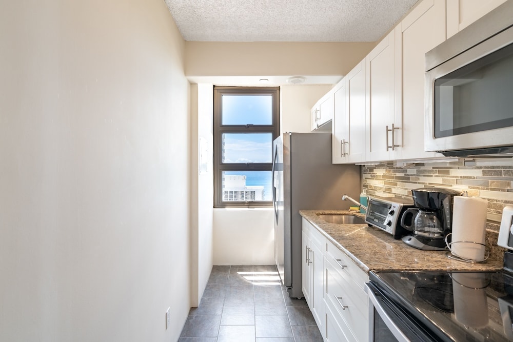 Waikiki Banyan Condo Located One Block From Waikiki Beach by Koko Resort Vacation Rentals - photo 50
