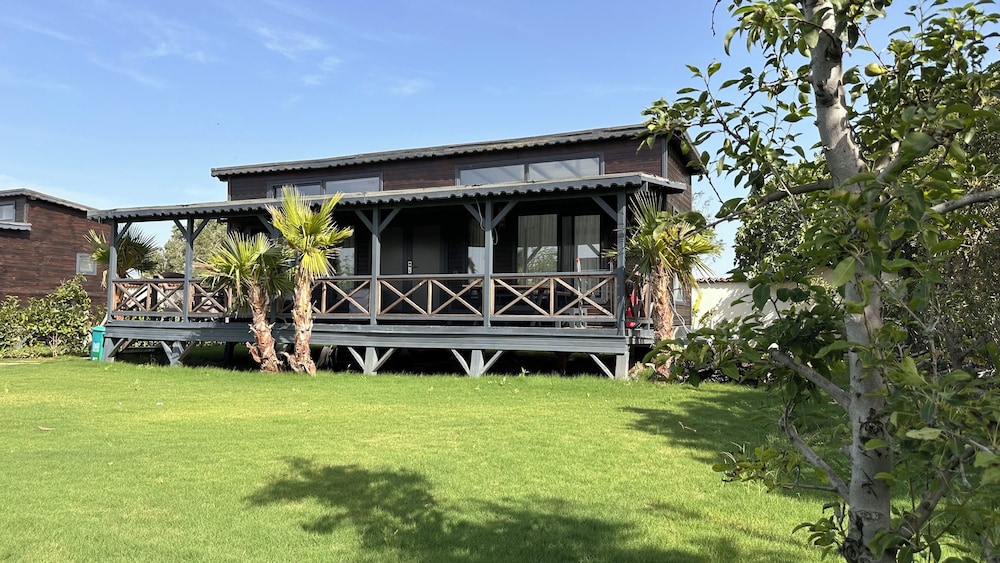 Flu Alaçatı Tiny House Otel - carbon neutral hotel in Cesme