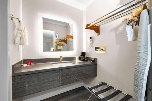 SureStay by Best Western San Francisco Marina District - photo 18