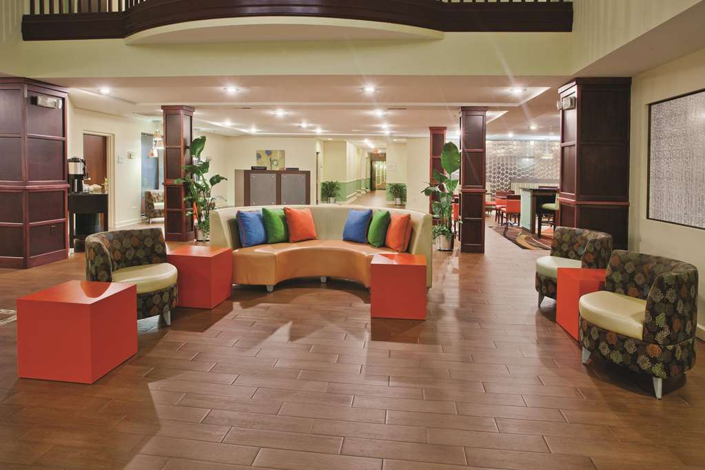 La Quinta Inn & Suites by Wyndham Florence - photo 6