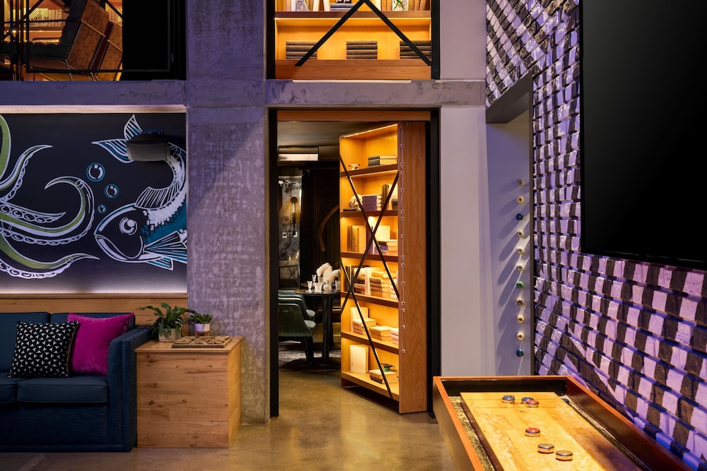 Moxy San Diego Downtown Gaslamp Quarter - photo 24