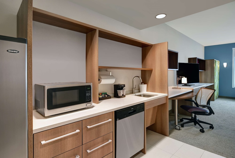Home2 Suites by Hilton Atlanta Airport North - photo 12