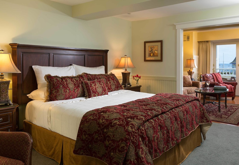 Grand Harbor Inn - photo 4