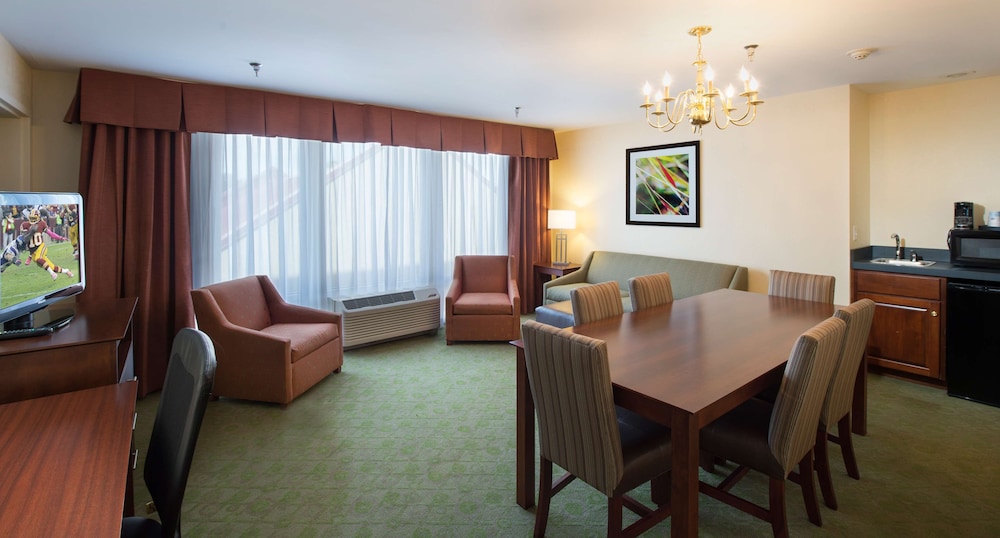 Hampton Inn Cornelia - photo 14