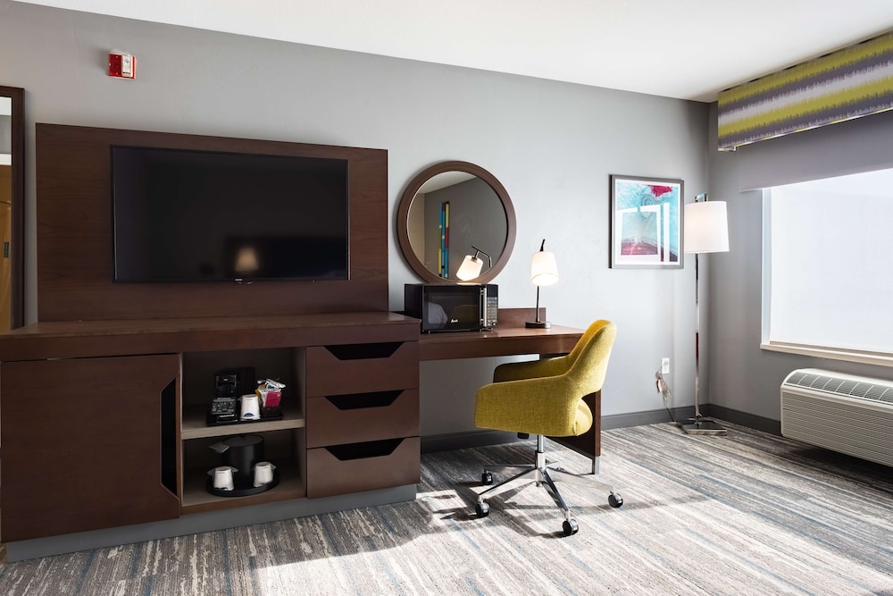 Hampton Inn & Suites Salt Lake City Airport - photo 20