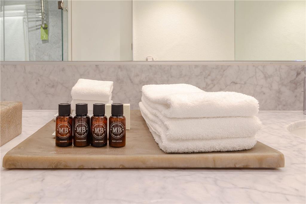 Deluxe room amenities