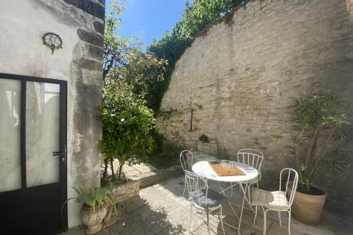 Charming House in the Heart of Saint Martin — 4-Star Luxury Hotel in Saint-Martin-De-Re, France