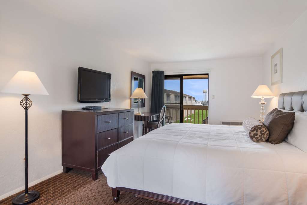 Rodeway Inn at Somers Cove Marina - photo 19