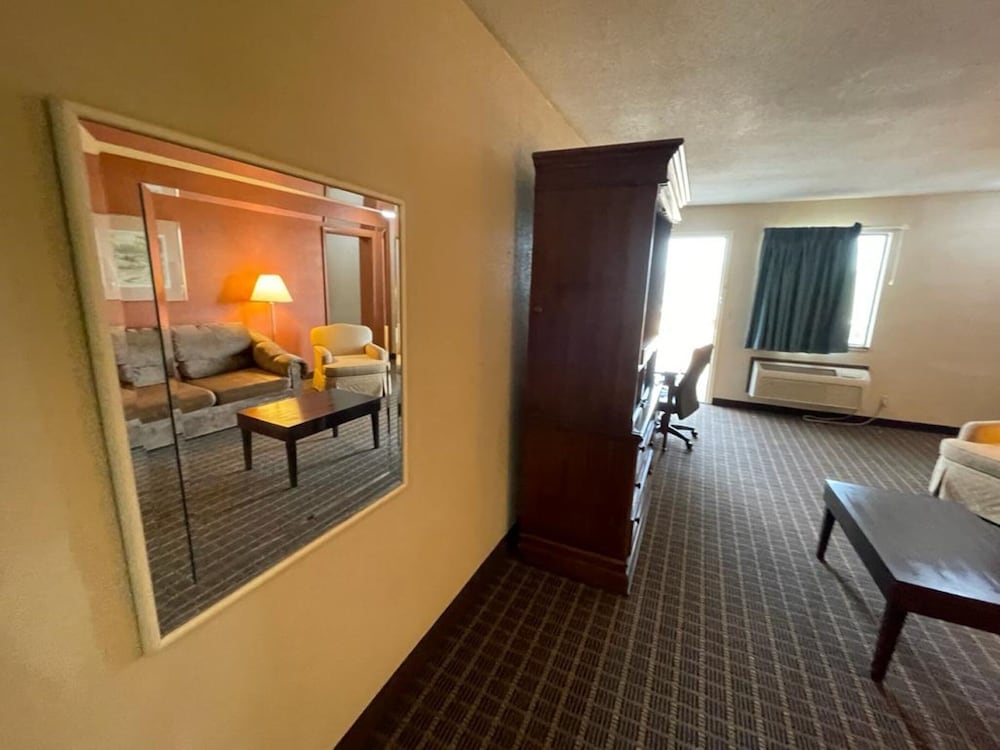 Knights Inn By Capital O Emporia I 35 - photo 56
