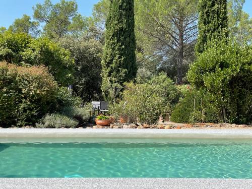 Aux romarins - carbon neutral hotel in Unknown City