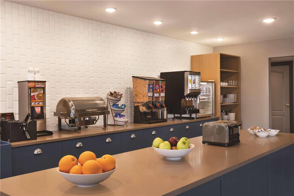 Country Inn & Suites by Radisson Madison WI - photo 18