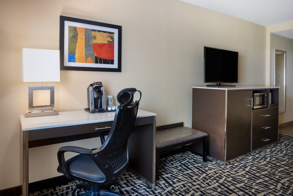 Holiday Inn Poughkeepsie by IHG - photo 16