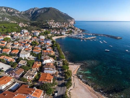 Yellowhouse — 4-Star Luxury Hotel in Cala Gonone, Italy