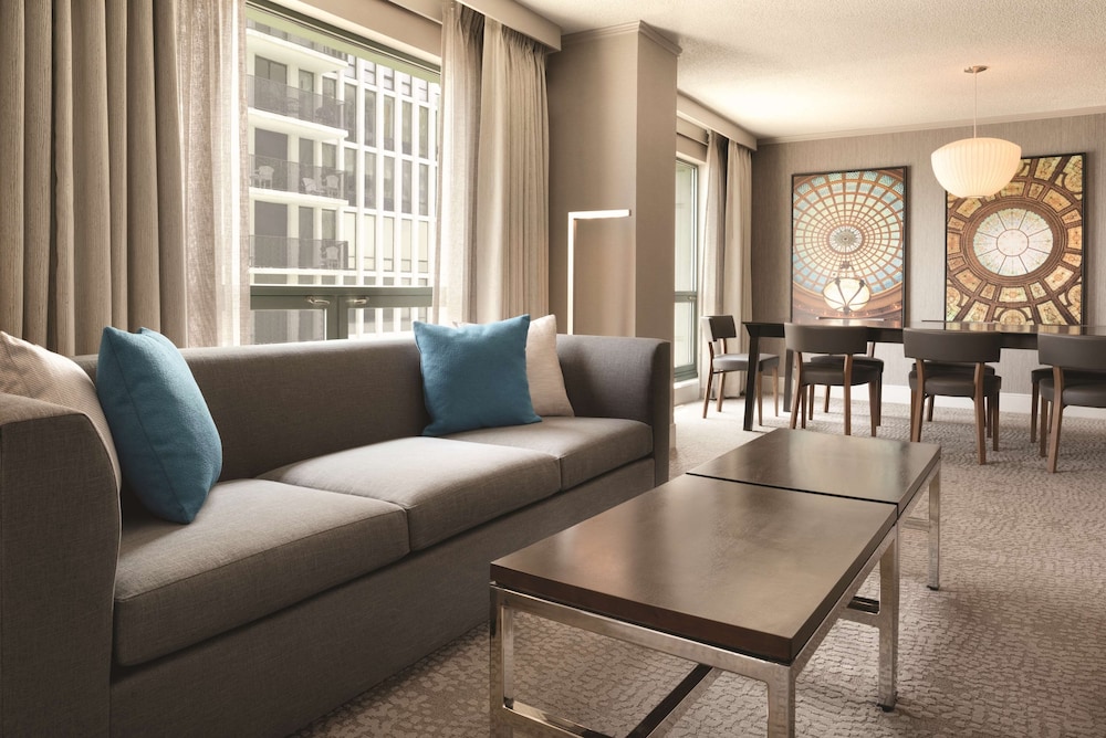 Hilton Chicago Magnificent Mile Suites - photo 25