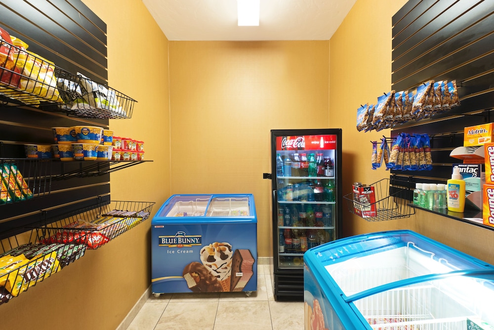 Holiday Inn Express & Suites Casa Grande an IHG Hotel - photo 16