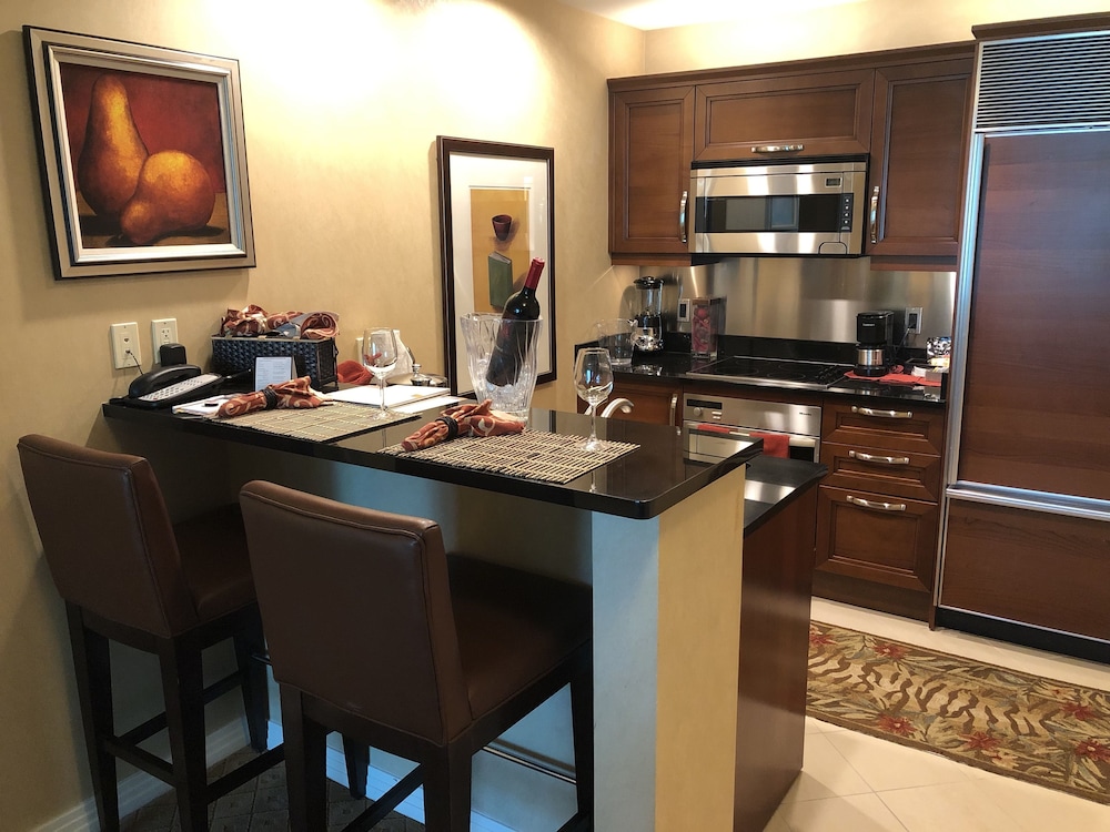 True 1BR Strip View at MGM Signature - photo 14