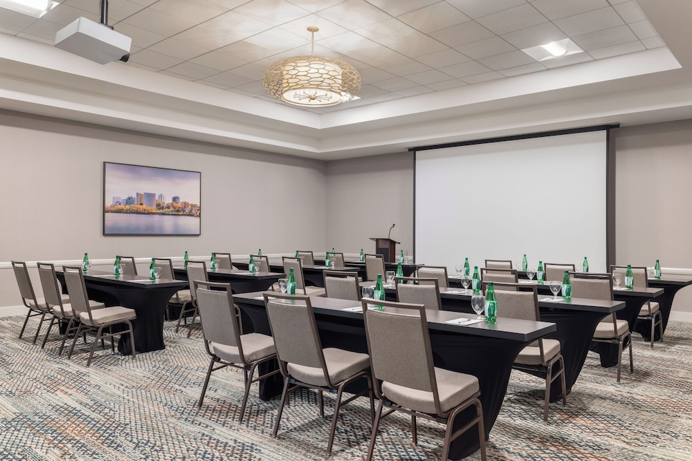 Hilton Garden Inn Arlington Shirlington - photo 61
