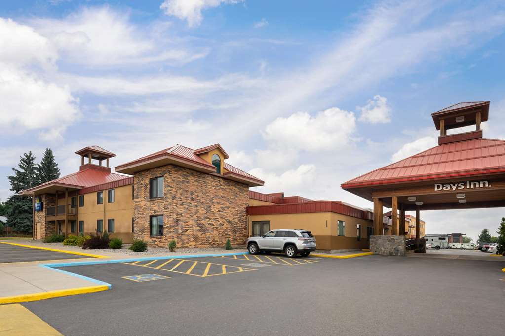 Days Inn & Suites by Wyndham Bozeman - photo 3
