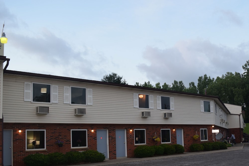 Attican Motel - photo 26